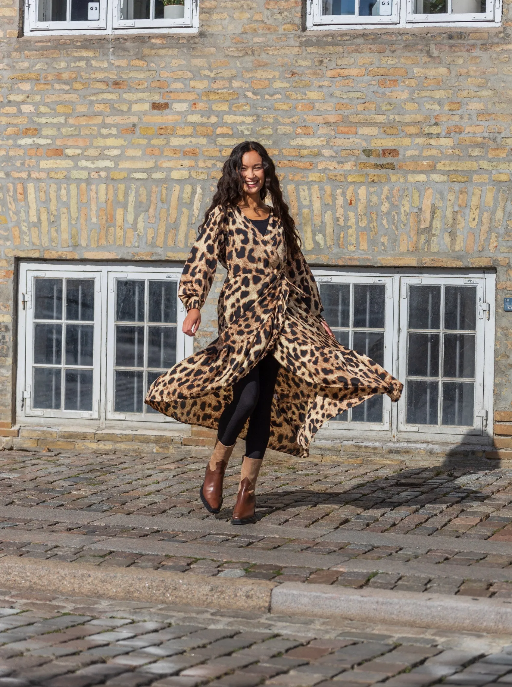 BCLUNA l/s wrap dress - Golden Leopard