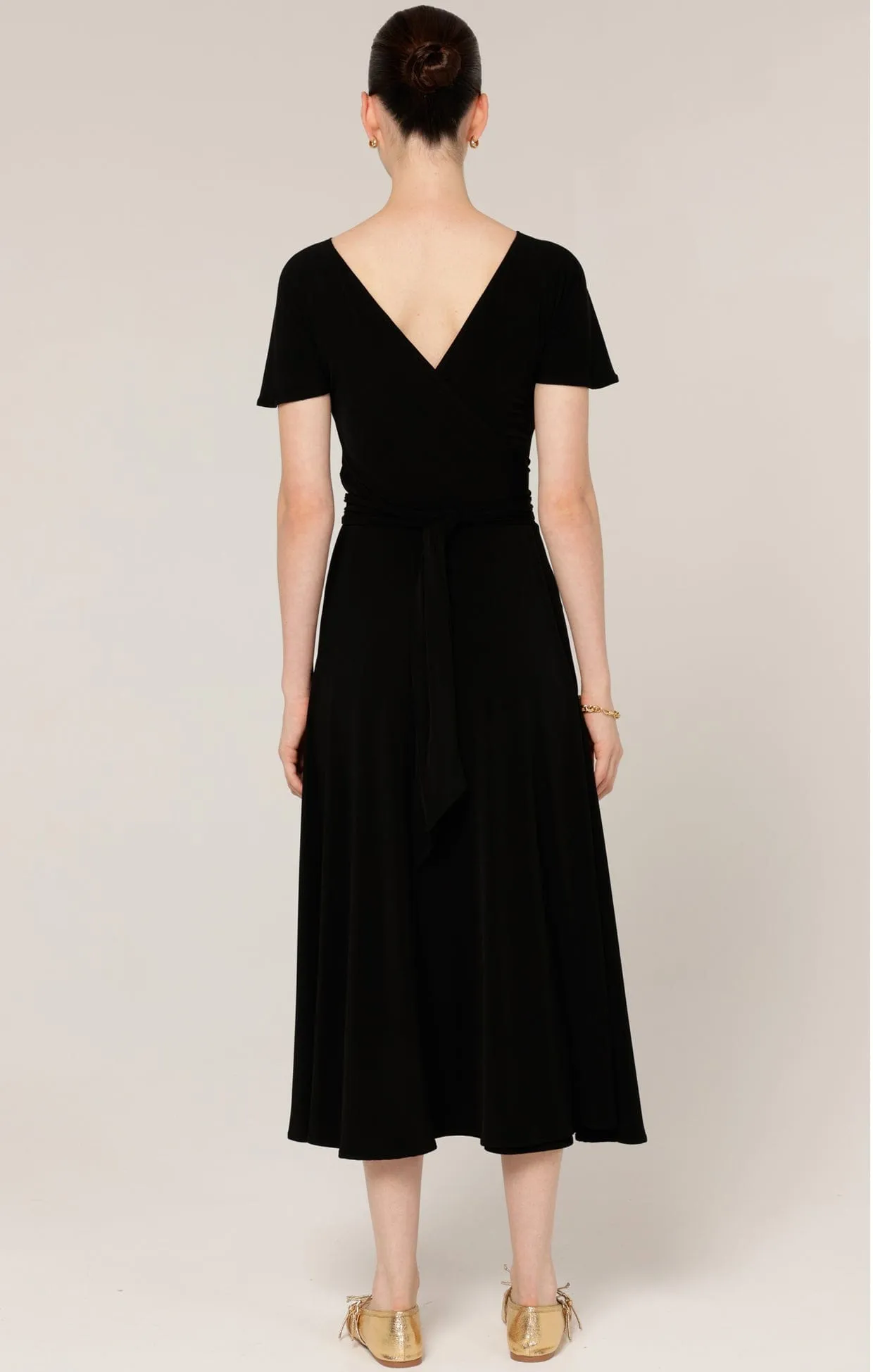 FLUTE SLEEVE REVERSE WRAP IN BLACK